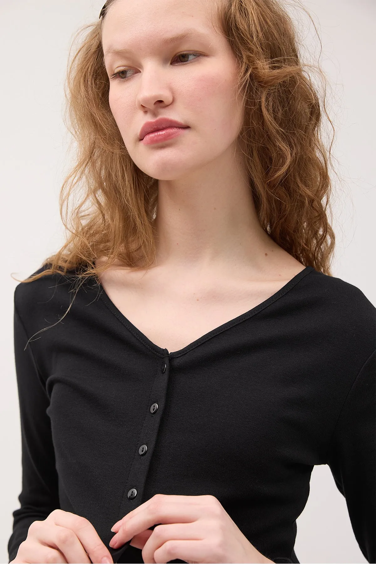 Buttoned Crop Cardigan