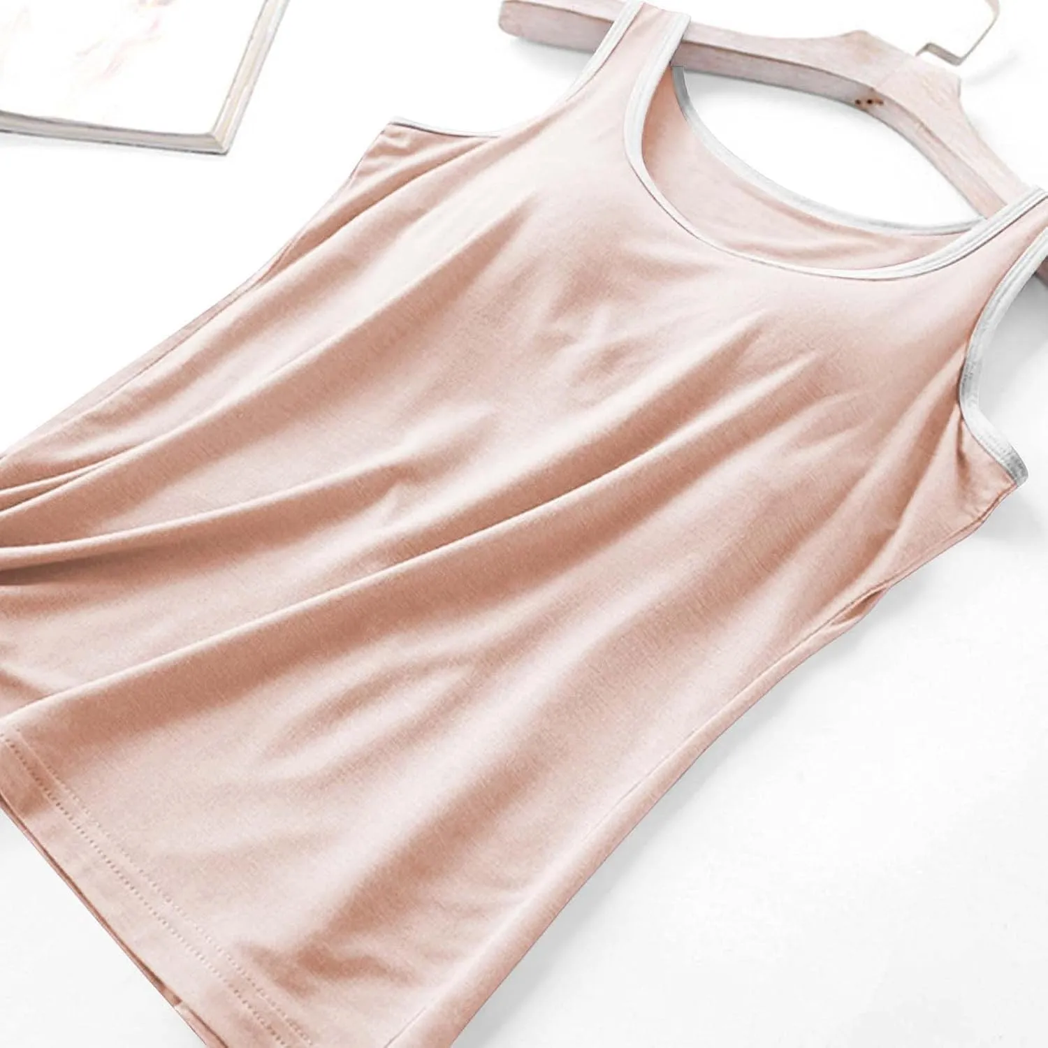 Camisole Tops for Women Built in Bra Spaghetti Strap Workout Yoga Shirts Basic Padded Tank Tops 2025 Summer Clothes