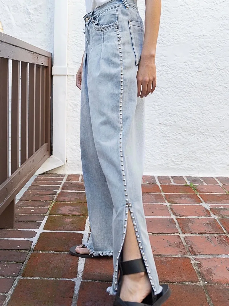 Light blue open wide leg spikes jeans