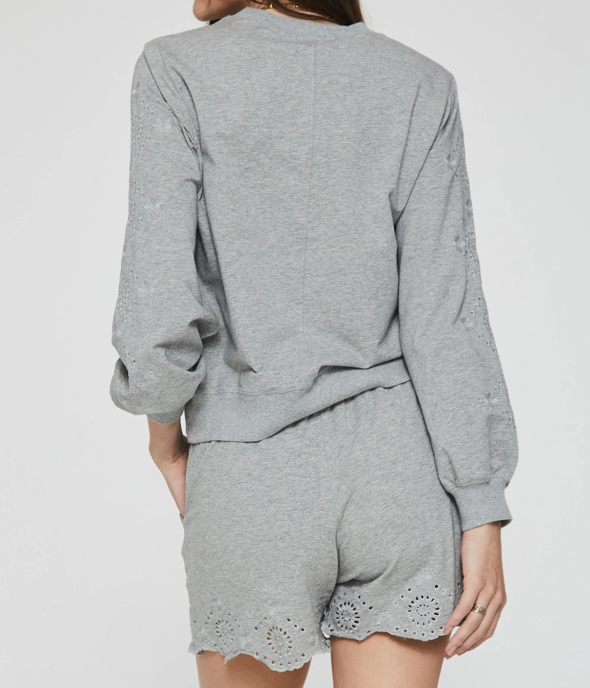 MURRAY EYELET EMBROIDERY TOP HEATHER GREY