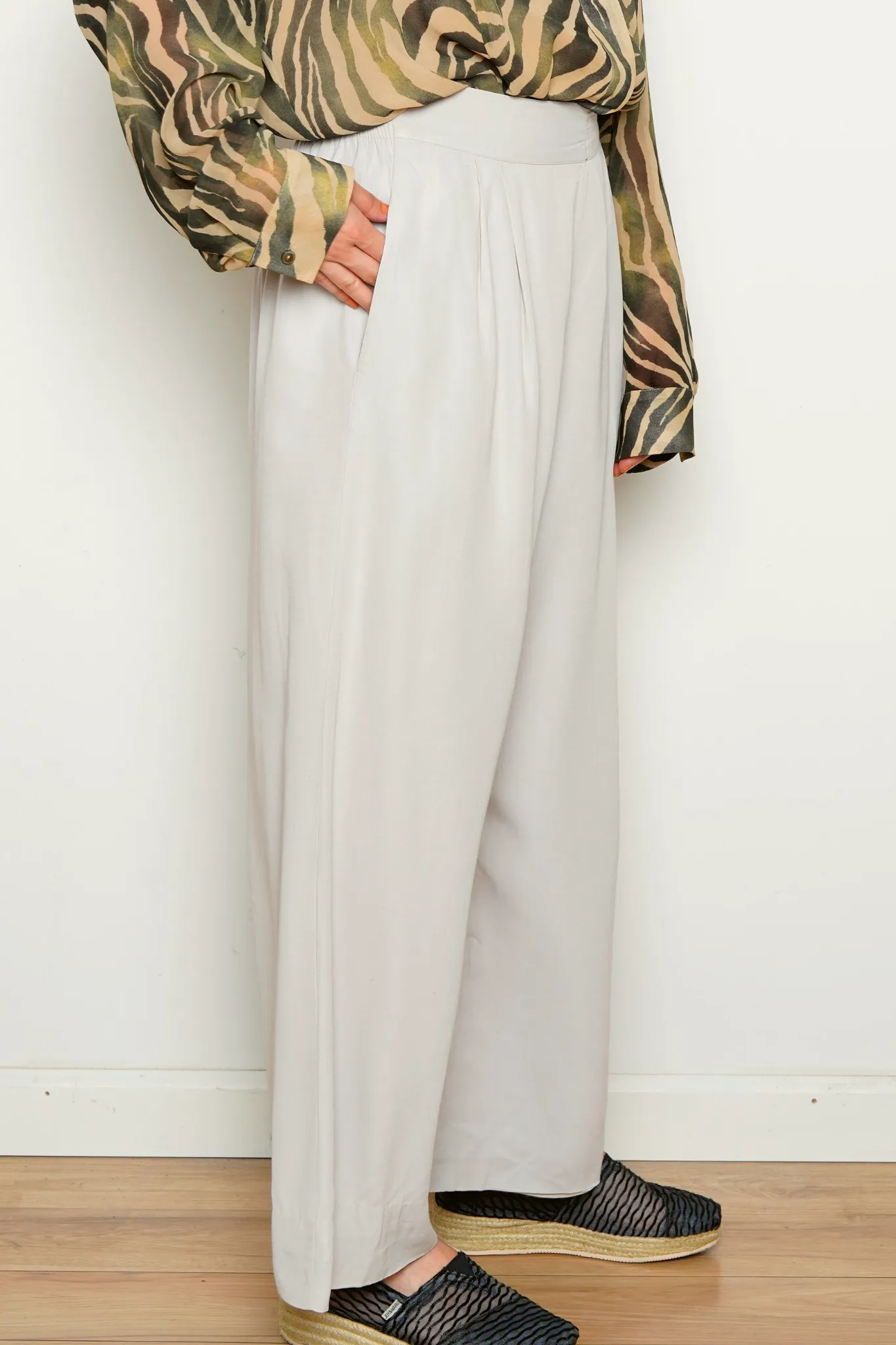 Women's Smart Parts Pants in Grey