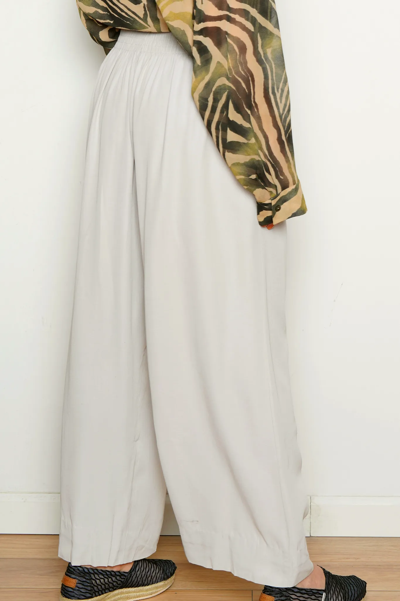 Women's Smart Parts Pants in Grey