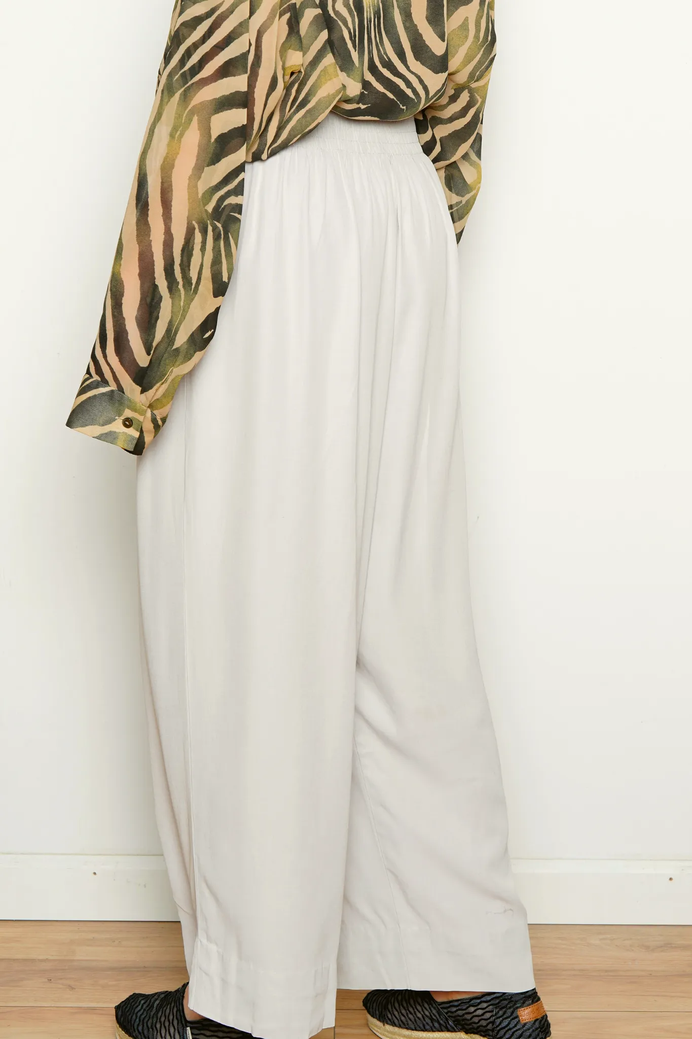Women's Smart Parts Pants in Grey